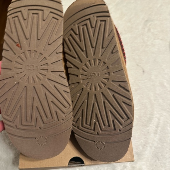UGG Tasman Slippers size 6 - Picture 4 of 6